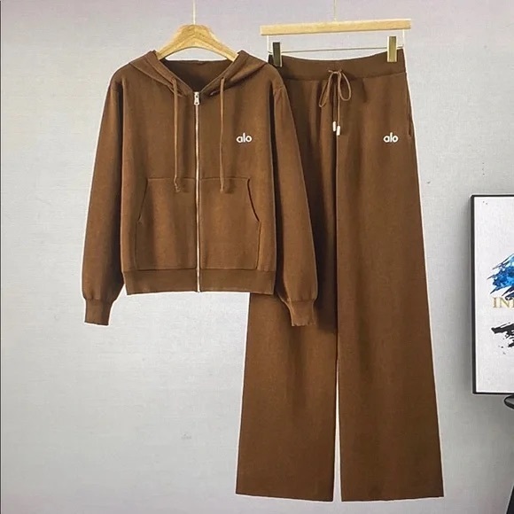 ALO Yoga Pants - ALO Yoga Brown Track Pants & Joggers Set